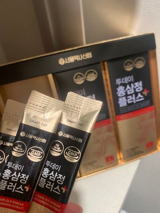 서울약사신협_투데이홍삼정플러스스틱_10g x 30포 — 4.5점을 준 리뷰어가 2021년 5월 올린 사용 사진