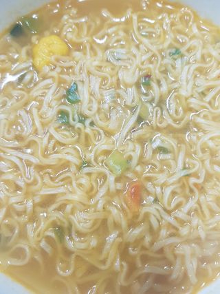 NISSIN 닛신 컵누들  4종 - 씨푸드오리지날, 씨푸드 스파이시, 씨푸드 커리, 씨푸드 XO소스 — 5점을 준 리뷰어가 2022년 2월 올린 사용 사진