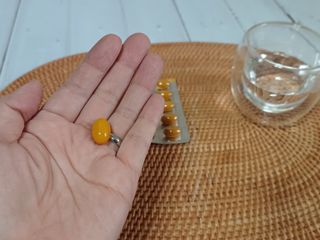 아이비웰니스 [카톡]롱비다 커큐민 강황 400mg 함유 아이비 옐로우 초임계 알티지 오메가3 KD 파마 (30캡슐) — 5점을 준 리뷰어가 2025년 5월 올린 사용 사진