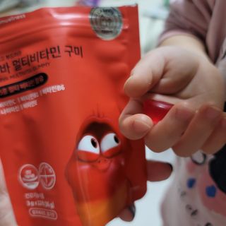 [푸름웰니스] 라바 멀티비타민 구미 36g — 5점을 준 리뷰어가 2022년 3월 올린 사용 사진