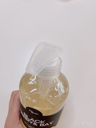 빅그린 니치 퍼퓸 바이옴바디워시 500ml(상탈, 블랙베리&베이, 블랑쉐 3종 중 택1) — 5점을 준 리뷰어가 2022년 8월 올린 사용 사진