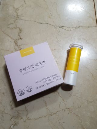 [슬림드랍] 건기식 다이어트 보조제 겸 비타민 — 5점을 준 리뷰어가 2021년 12월 올린 사용 사진