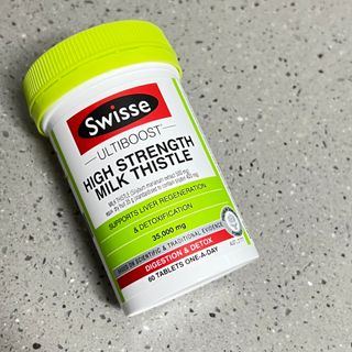 Swisse 스위스 고함량 밀크씨슬 35,000mg 60정 — 5점을 준 리뷰어가 2021년 11월 올린 사용 사진