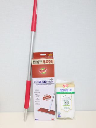 3M 스카치브라이트 비마마젠타 밀대걸레 세트+ PET 정전기청소포 대형 30매 — 5점을 준 리뷰어가 2023년 7월 올린 사용 사진