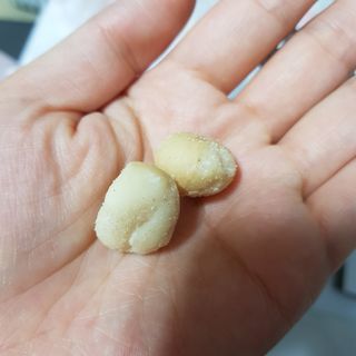 도이퉁 마카다미아 넛 90g  로얄 마카넛 오리지널 쏠트 허니 — 5점을 준 리뷰어가 2021년 3월 올린 사용 사진