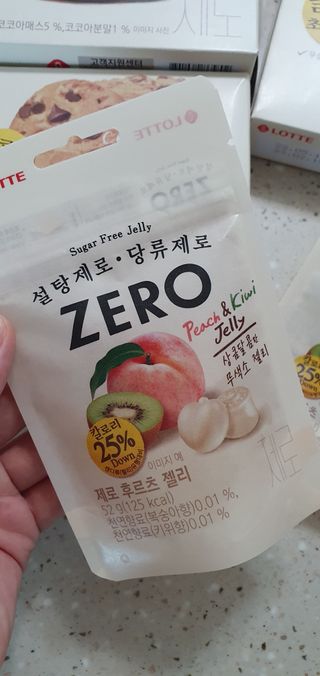 ZERO (초콜릿 칩 쿠키, 카카오 케이크, 후르츠 젤리, 아이스 콜라, 아이스 초코바) — 5점을 준 리뷰어가 2022년 6월 올린 사용 사진
