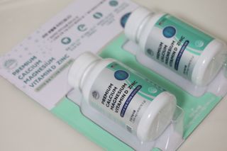 서울약사신협 네이처픽_칼슘마그네슘비타민D_1,305mg x 120캡슐 — 4.5점을 준 리뷰어가 2021년 9월 올린 사용 사진