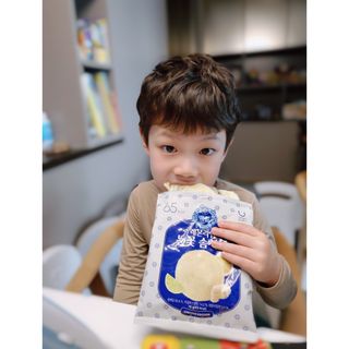 딜라이트 프로젝트  달콤한 눈꽃 간식세트( 눈꽃 솜사탕 / 레몬라임 솜사탕 / 달고나 총 7EA+스마트톡 증정) — 5점을 준 리뷰어가 2022년 4월 올린 사용 사진