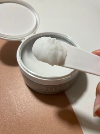 듀오코리아 [듀오] 피부맞춤형 저자극 클렌징밤 1종 랜덤발송 (모공케어,안색개선,안티에이징,블랙헤드) — 4.5점을 준 리뷰어가 2022년 8월 올린 사용 사진