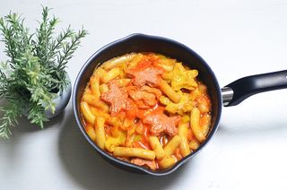 빨간키트 떡볶이 밀키트 2~3인분 매운맛 국물 떡볶이 만들기 쉬운 황금 레시피 분말 소스로 간편한 요리 — 5점을 준 리뷰어가 2021년 8월 올린 사용 사진