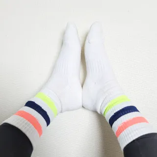 사이즈가 있는 양말 필로이 운동하기 좋은 날!_스포츠 크루 양말 4족 세트_남여 각각 (S,M,L)_컬러 랜덤 발송 — 5점을 준 리뷰어가 2022년 5월 올린 사용 사진