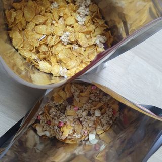 씨알푸드 씨알로 그래놀라 2종 후르츠+크랜베리 아몬드 — 4.5점을 준 리뷰어가 2022년 7월 올린 사용 사진