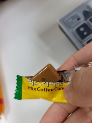 (주) 피치코리아 믹스커피캔디76g x2개입 — 5점을 준 리뷰어가 2022년 11월 올린 사용 사진