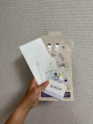 아클리브 Eco 항균 항바이러스 액정 보호필름(iPhone) — 5점을 준 리뷰어가 2022년 8월 올린 사용 사진
