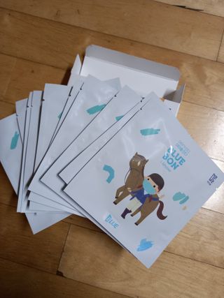 [블루 본 아이노우] 유아용 컬러마스크 40 PCS SET 2중 택 1 — 5점을 준 리뷰어가 2021년 5월 올린 사용 사진
