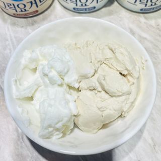 매일바이오 그릭요거트 오리지널 플레인 4개, 로스터리 커피믹스 4개 — 5점을 준 리뷰어가 2021년 12월 올린 사용 사진