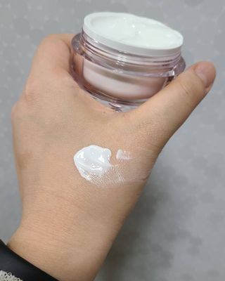 랑스레 매직피치 화이트닝 파워 화이트닝크림 — 5점을 준 리뷰어가 2021년 4월 올린 사용 사진