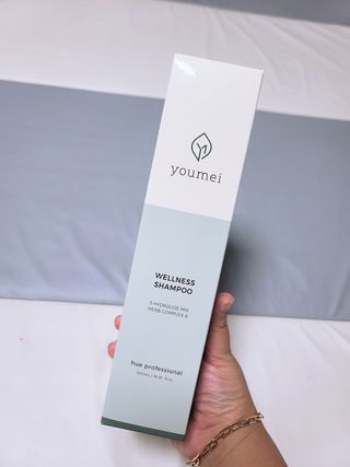 유메이 웰니스 샴푸 + 유메이 스칼프 브러쉬 — 5점을 준 리뷰어가 2022년 2월 올린 사용 사진
