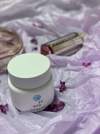 AYU25[아유트웬티파이브]다마스크로즈워터 베이스 천연 수분 촉촉 크림 — 4점을 준 리뷰어가 2021년 4월 올린 사용 사진