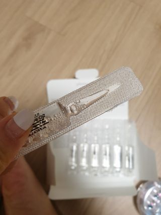 유니베르소 산소앰플 7일 집중케어 앰플 — 5점을 준 리뷰어가 2021년 6월 올린 사용 사진