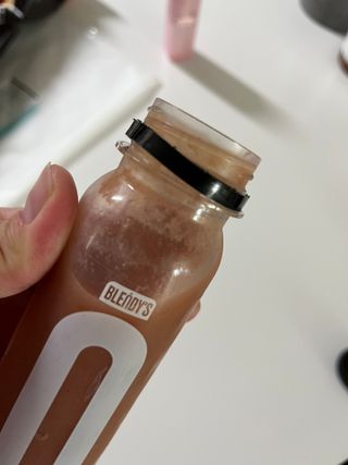 BLENDY'S 핑크 스무디+블론디 스무디 — 5점을 준 리뷰어가 2021년 11월 올린 사용 사진