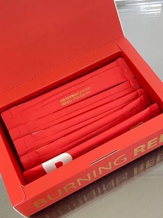 디오르 버닝레드 — 5점을 준 리뷰어가 2022년 3월 올린 사용 사진