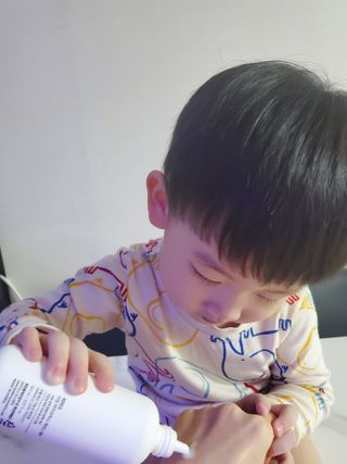 리더스코스메틱 리더스 카밍 바이오틱스 에센스 워터 — 5점을 준 리뷰어가 2022년 1월 올린 사용 사진