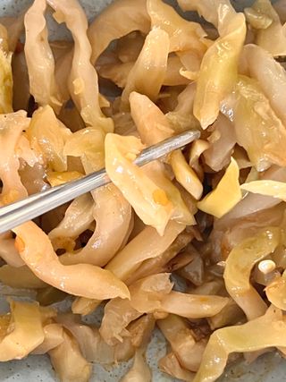 루시델리 야미하우스 홍콩 스파이시 프리미엄 짜사이 무침 500g — 3.5점을 준 리뷰어가 2024년 6월 올린 사용 사진