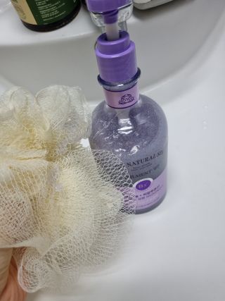 벨먼 내추럴스파 수분광채 스크럽 바디워시 600ml 5종 — 5점을 준 리뷰어가 2022년 5월 올린 사용 사진