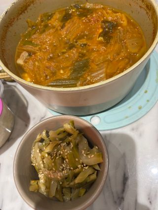 루시델리 야미하우스 홍콩 스파이시 프리미엄 짜사이 무침 500g — 4.5점을 준 리뷰어가 2024년 8월 올린 사용 사진