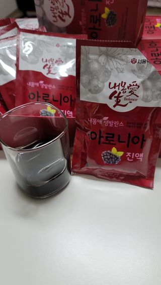 서울약사신협_내몸애생발란스아로니아_70ml x 30포 — 5점을 준 리뷰어가 2021년 6월 올린 사용 사진