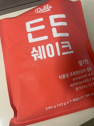 [덜다] 든든 식물성 단백질 쉐이크 40g X 7입 (곡물/딸기) — 4점을 준 리뷰어가 2023년 8월 올린 사용 사진