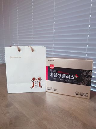 서울약사신협_투데이홍삼정플러스스틱_10g x 30포 — 5점을 준 리뷰어가 2021년 2월 올린 사용 사진