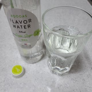 아쿠아스 플레이버워터 [아쿠아스] 제로칼로리 플레이버워터 복숭아/청포도 1BOX 20개입 — 4점을 준 리뷰어가 2021년 4월 올린 사용 사진
