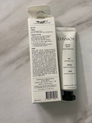 러브모아 향수 고체향수 승무원 고체향수 바르는 향수 니치향수 도손 우드세이지 앤 씨솔트 — 5점을 준 리뷰어가 2022년 12월 올린 사용 사진