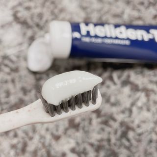 헬리덴티 더 플러스 치약 — 5점을 준 리뷰어가 2021년 3월 올린 사용 사진