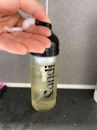 헤어플러스 콴디 아침세안제 폼클렌징 퓨어 어니스티 모닝클렌저 — 4.5점을 준 리뷰어가 2021년 6월 올린 사용 사진