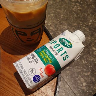 셀렉스스포츠 셀렉스 스포츠 웨이 프로틴 복숭아_ 330ml x 12팩 — 5점을 준 리뷰어가 2021년 10월 올린 사용 사진
