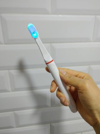 트로마츠 심플 미세전류 칫솔 — 5점을 준 리뷰어가 2022년 5월 올린 사용 사진
