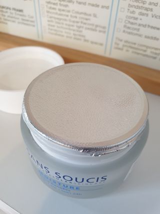 산수시 아쿠아 베네핏 24h 수부지 물광 속건조 수분크림 50ml — 5점을 준 리뷰어가 2021년 6월 올린 사용 사진