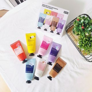 쿤달 BT21 시어버터 앤 마카다미아 퓨어 핸드크림 50ml 7구 기프트 세트 — 5점을 준 리뷰어가 2021년 3월 올린 사용 사진