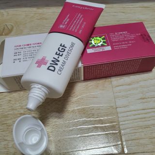 이지듀 DW-EGF 크림 다이브좀_콜라겐이 쏙쏙, 탄력피부로 다이빙 — 5점을 준 리뷰어가 2021년 2월 올린 사용 사진