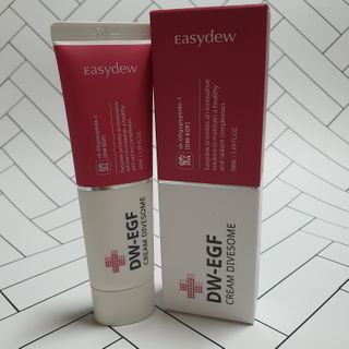 이지듀 DW-EGF 크림 다이브좀_콜라겐이 쏙쏙, 탄력피부로 다이빙 — 5점을 준 리뷰어가 2021년 2월 올린 사용 사진