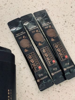 프리마인 자체 기업부설 연구소에서 찾아낸 건강한 수면의 비밀.  슬립토 플러스 30포 — 5점을 준 리뷰어가 2022년 5월 올린 사용 사진