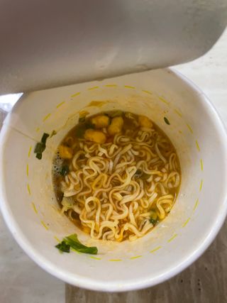 NISSIN 닛신 컵누들  4종 - 씨푸드오리지날, 씨푸드 스파이시, 씨푸드 커리, 씨푸드 XO소스 — 5점을 준 리뷰어가 2021년 12월 올린 사용 사진