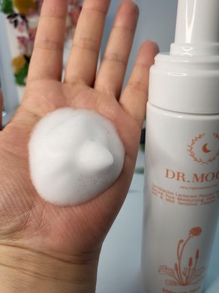 MF프리 [닥터문] 유산균 락토케어 질경초 여성청결제 200ml (폼타입) — 4.5점을 준 리뷰어가 2022년 6월 올린 사용 사진