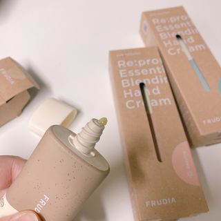 [후르디아] 끈적임 없는 착한성분 비건  핸드크림 3종 — 5점을 준 리뷰어가 2022년 2월 올린 사용 사진