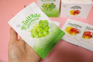 [복음자리] 바리스타 패키지 2종 랜덤발송 (딸기스무디 스틱+샤인머스캣에이드 or 망고스무디+자몽에이드) — 5점을 준 리뷰어가 2022년 7월 올린 사용 사진