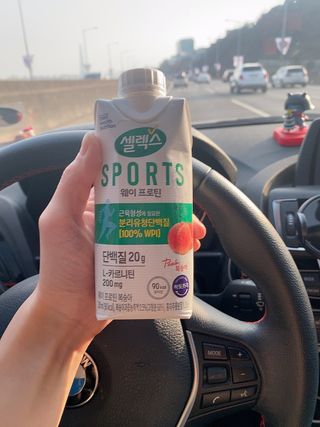 셀렉스스포츠 셀렉스 스포츠 웨이 프로틴 복숭아_ 330ml x 12팩 — 5점을 준 리뷰어가 2021년 3월 올린 사용 사진