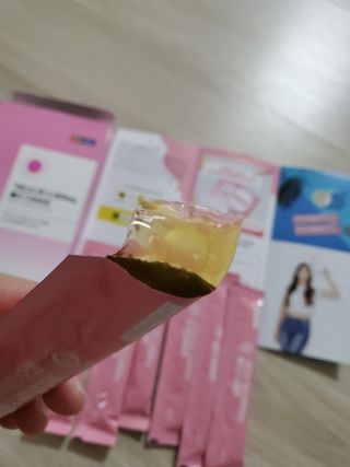 주식회사 얼굴반쪽 [얼굴반쪽 가르시니아 2,800mg] x 14포 1주 젤리 다이어트 보조제 체지방감소 — 5점을 준 리뷰어가 2021년 11월 올린 사용 사진